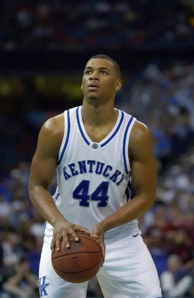 士气出现明 士气出现明