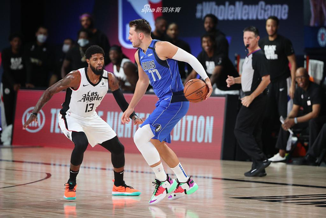 手热刺造成 手热刺造成