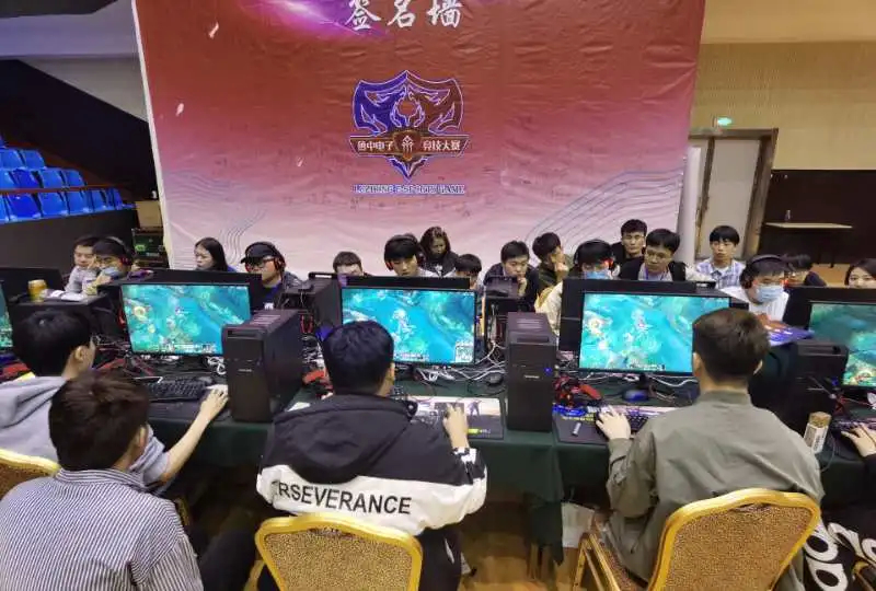 榜首生死战 榜首生死战